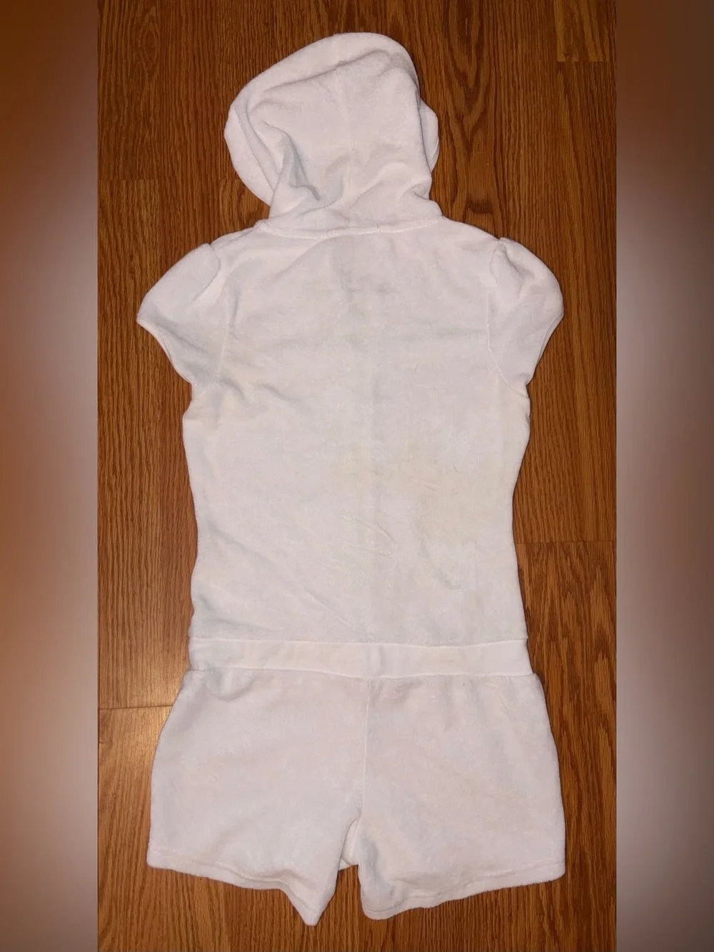 Max Rave y2k white